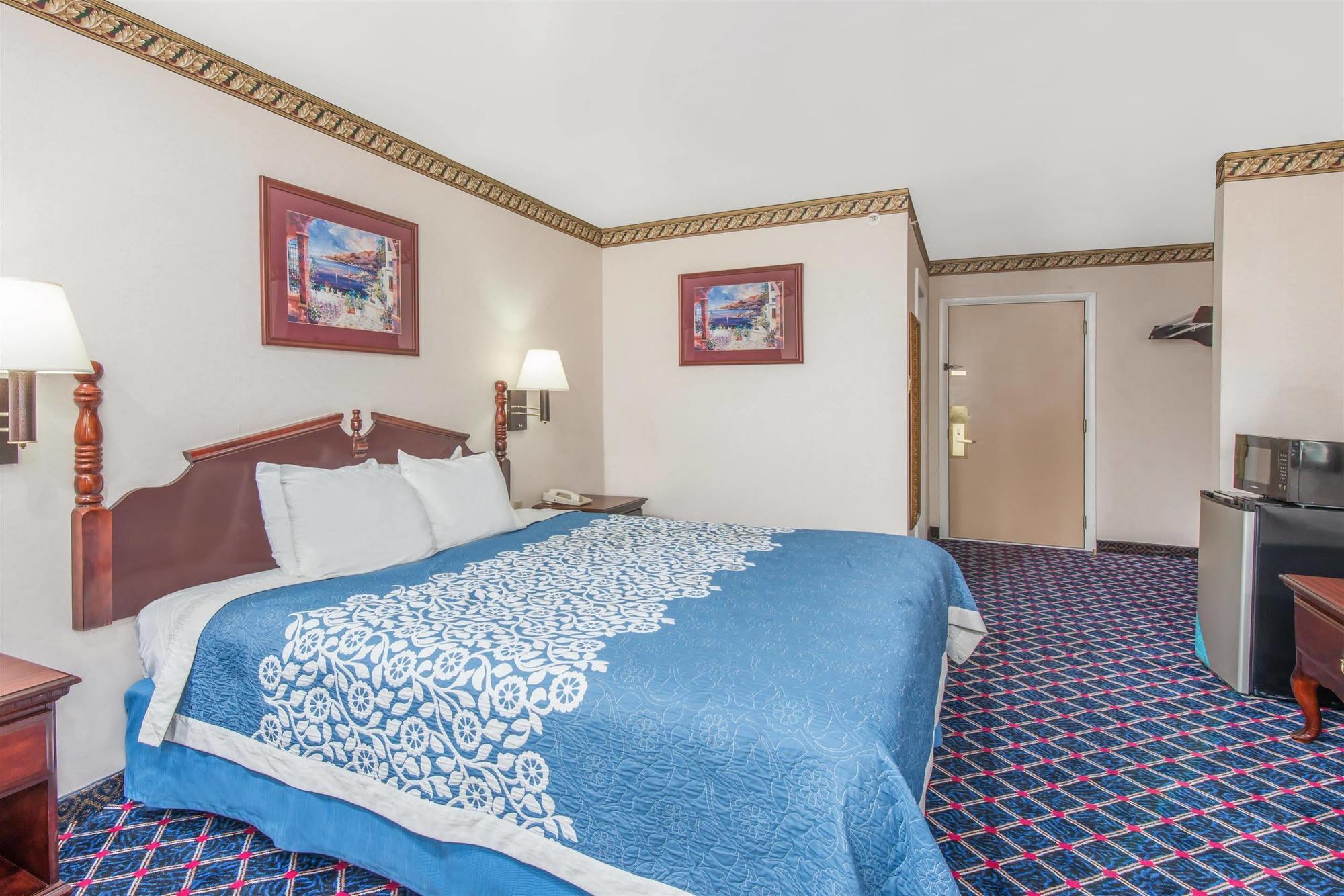 Days Inn By Wyndham Berlin Voorhees Exterior photo