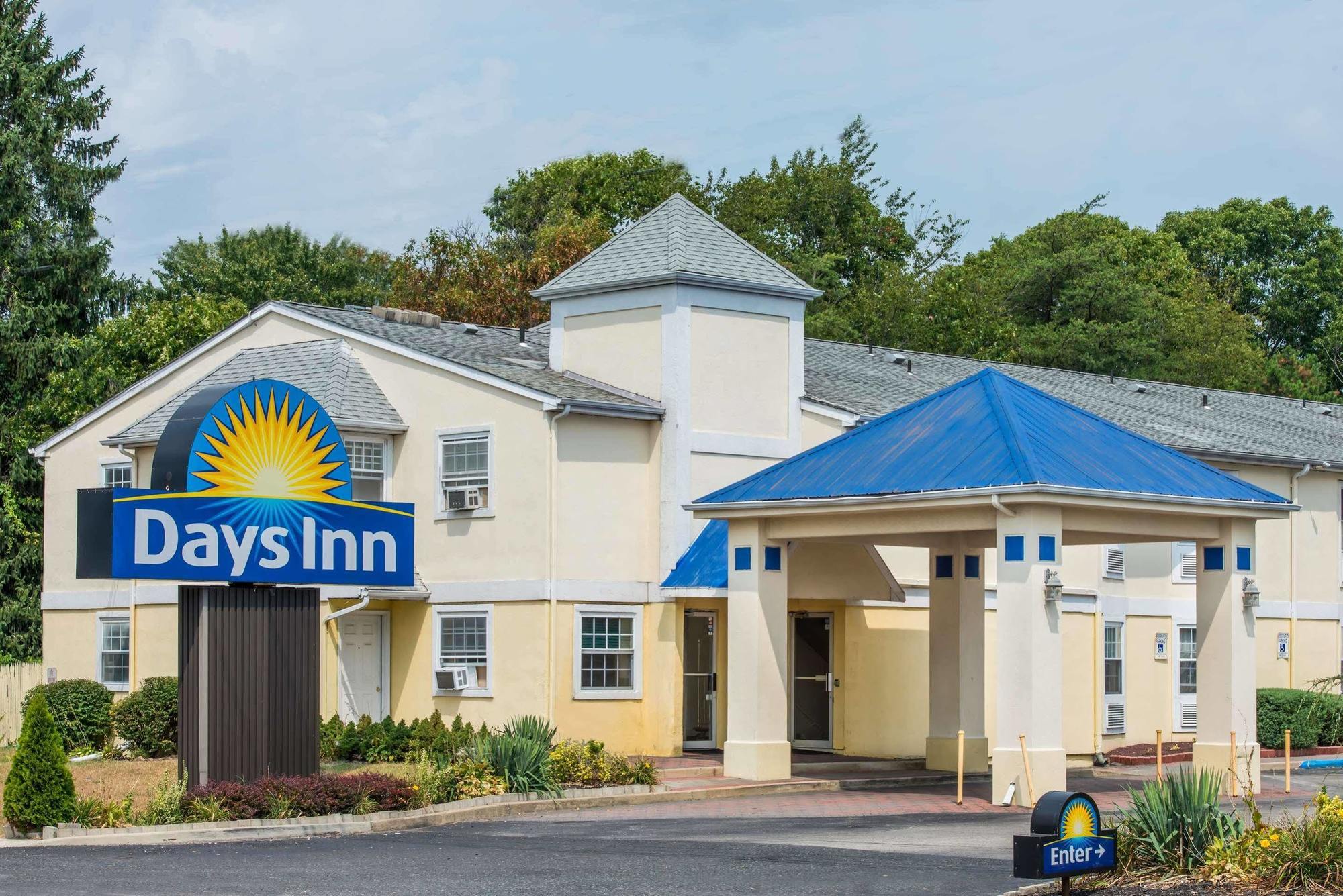 Days Inn By Wyndham Berlin Voorhees Exterior photo